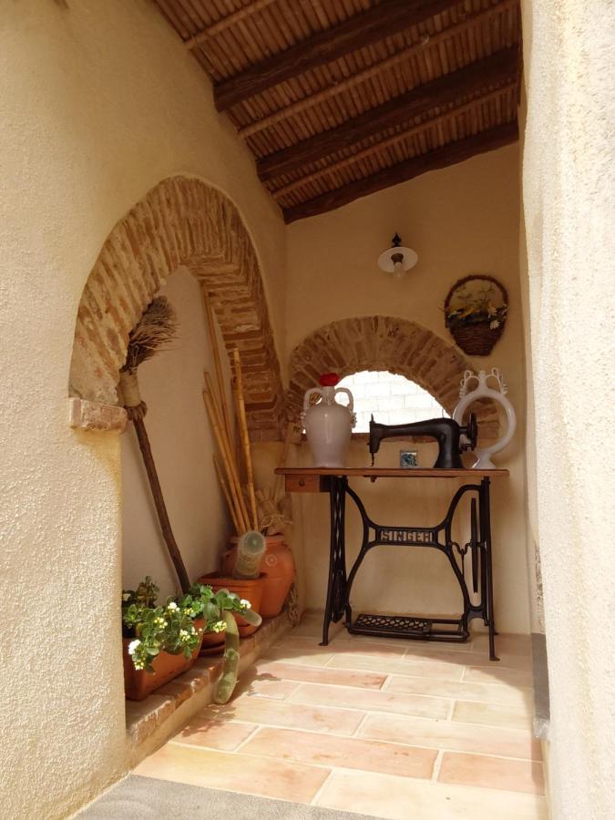 B&B Sa Prama Гальтелли Экстерьер фото