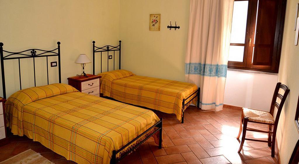 B&B Sa Prama Гальтелли Экстерьер фото